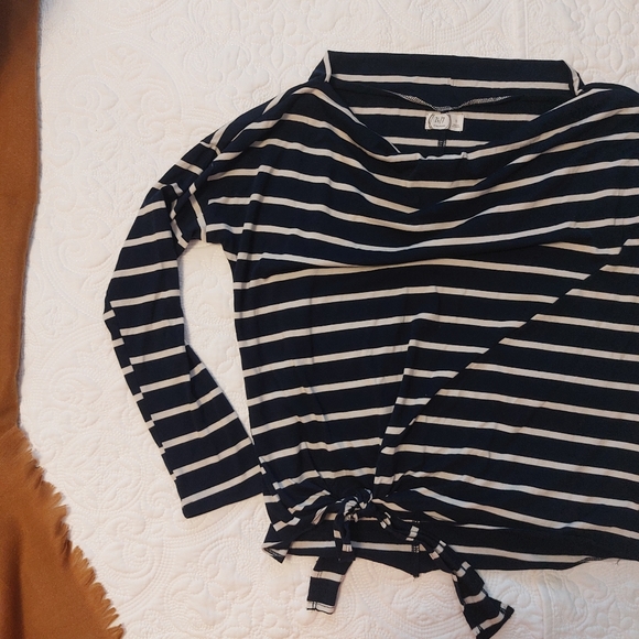 Navy + white striped shirt - Picture 2 of 4